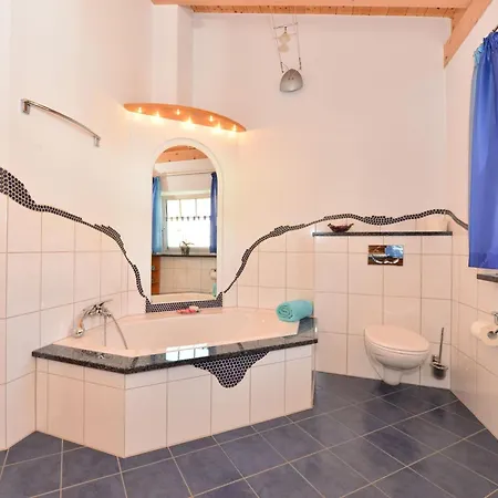 Semesterbostad Charming With Terrace In *