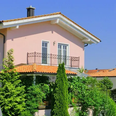 Charming With Terrace In * Deggendorf